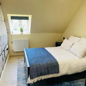 Homestay Bow Equestrian United Kingdom