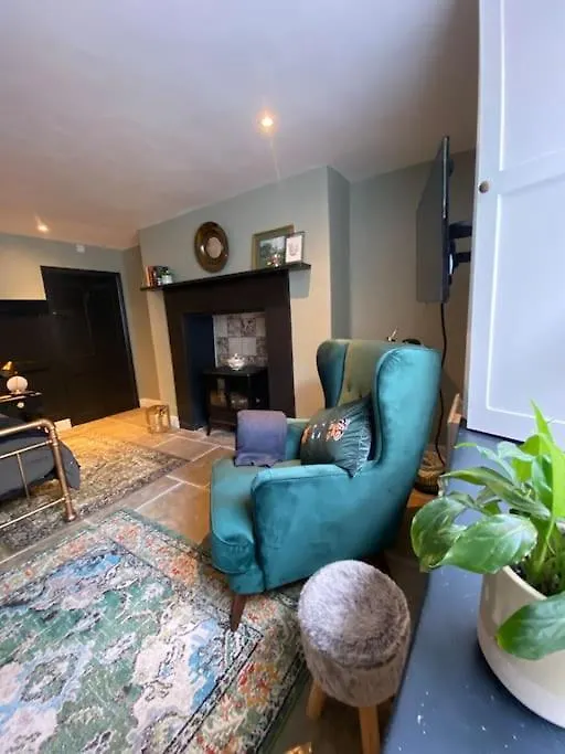 Clifton Georgian Townhouse, Downstairs Ensuite Room & Light Plant Based Breakfast Bristol United Kingdom