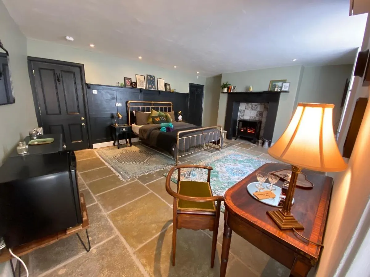 Clifton Georgian Townhouse, Downstairs Ensuite Room & Light Plant Based Breakfast Bristol United Kingdom