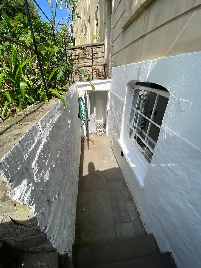 Apartment Clifton Georgian Townhouse, Downstairs Ensuite Room & Light Plant Based Breakfast Bristol United Kingdom