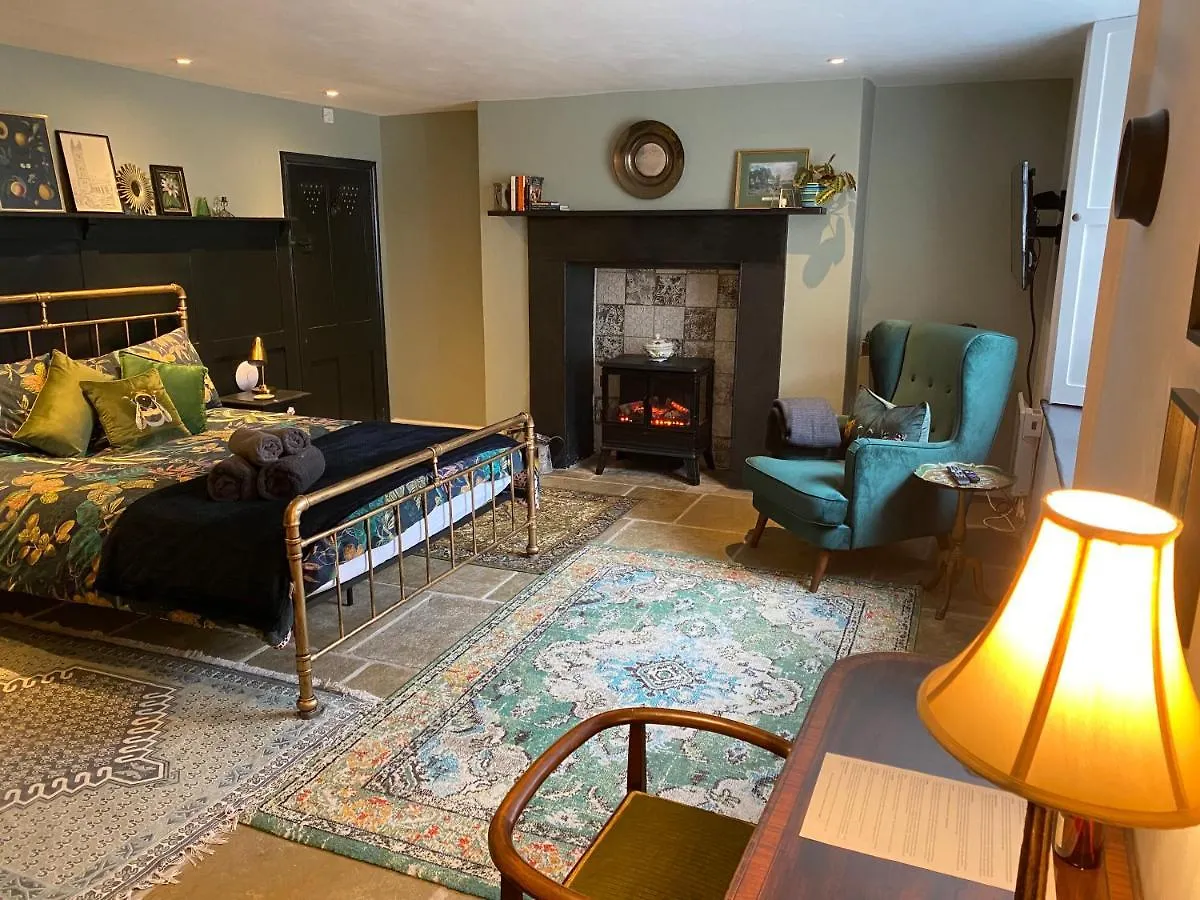 Clifton Georgian Townhouse, Downstairs Ensuite Room & Light Plant Based Breakfast Bristol 0*,  United Kingdom